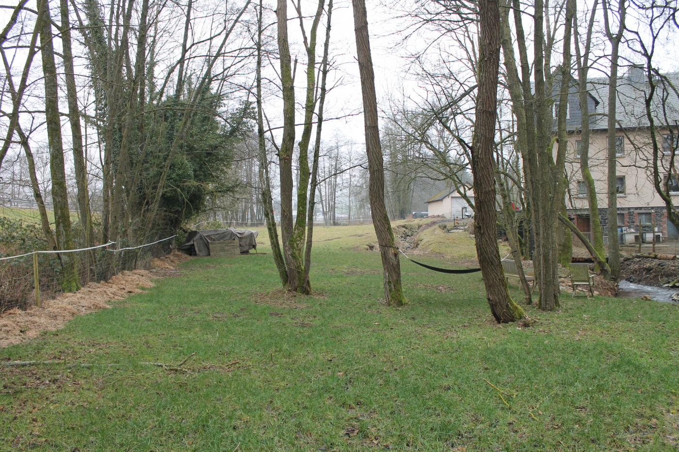 VERKAUFT! Hof-Anwesen mit Pferdestall u. Reitplatz. 2,9 ha Fläche mit