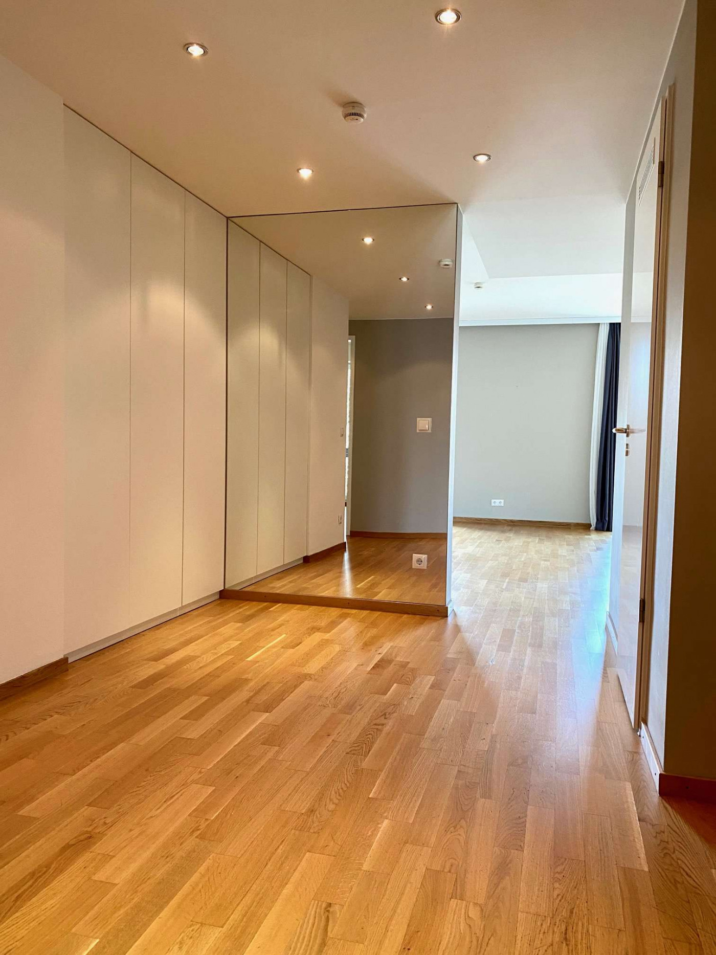 Moderne 4-Zimmer Stadtwohnung mit Balkon und Wintergarten in schöner