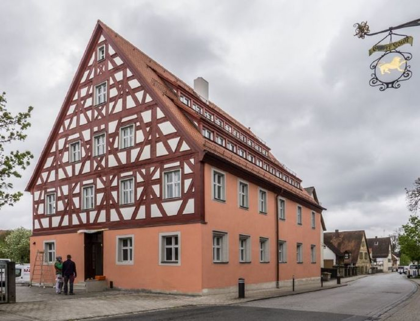 Sanierung eines denkmalgeschützten Mehrfamilienhauses ...