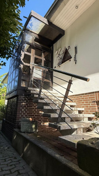 Eingangsbereich - Viel Edelstahl!