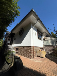 Hauseingang seitlich