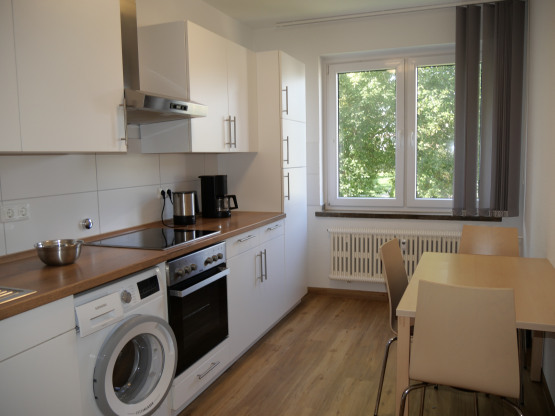 VOLL MÖBLIERT UND NUR WENIGE SCHRITTE ZUM SEE !!! - Photo 3